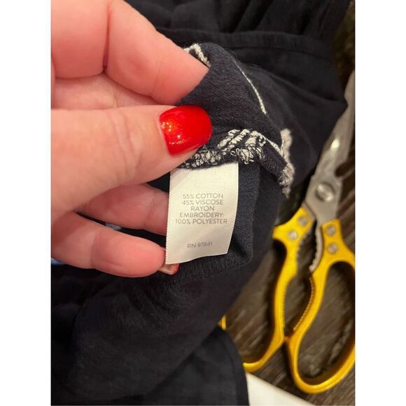 J. Jill Navy Embroidered Pin Tuck Covered Button Blouse sz XL EUC - Picture 10 of 10